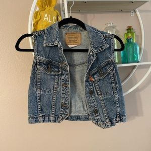 Denim Levi’s Cropped Vest